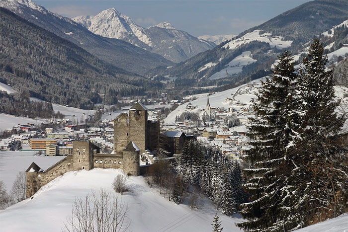 Heinfels in Winter